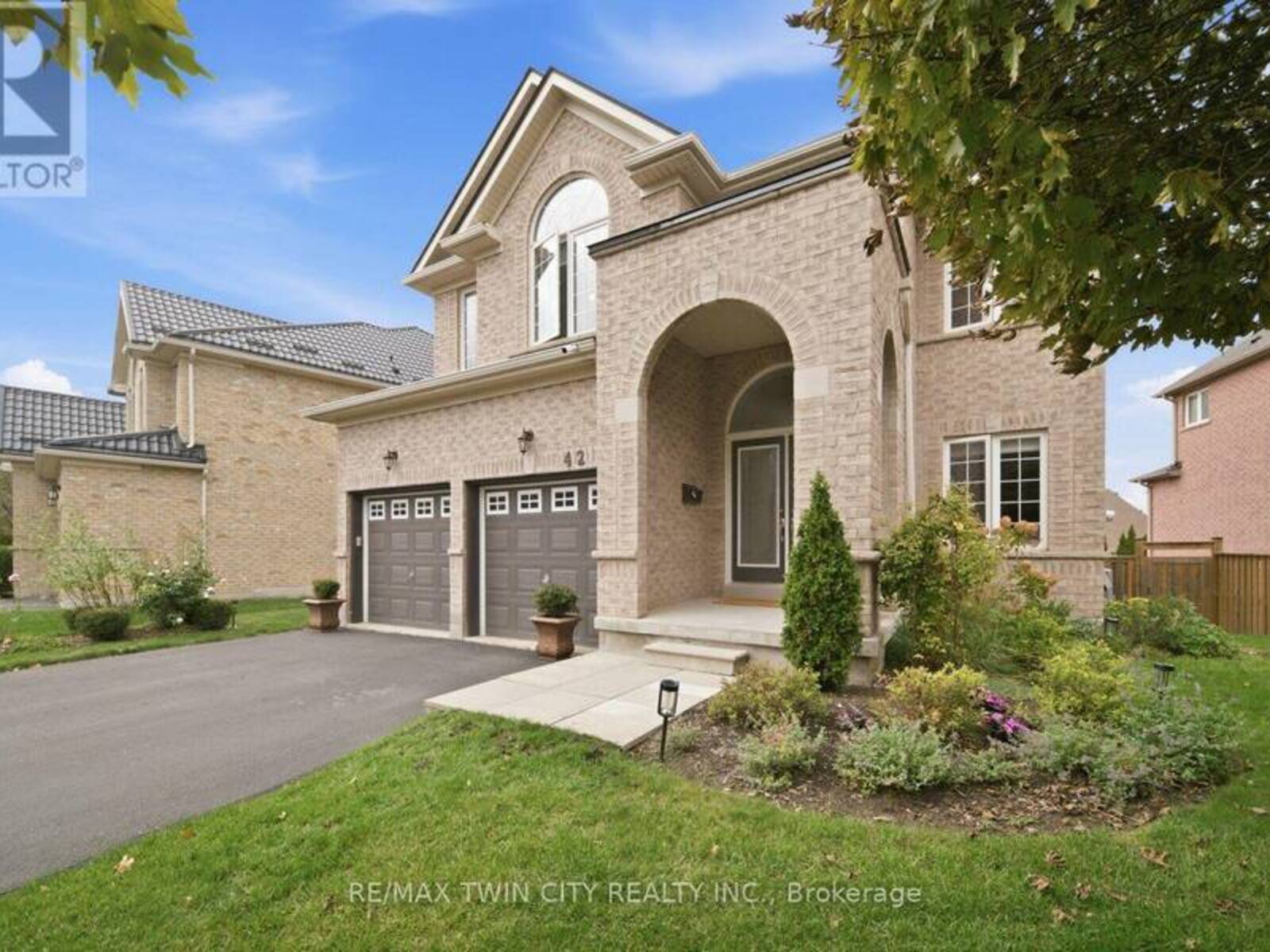 42 STEPHENSON ROAD, Brantford, Ontario N3S 0B2