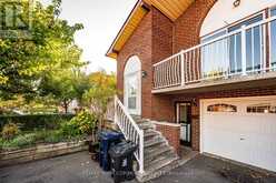 11 ANTHIA DRIVE | Toronto Ontario | Slide Image Three