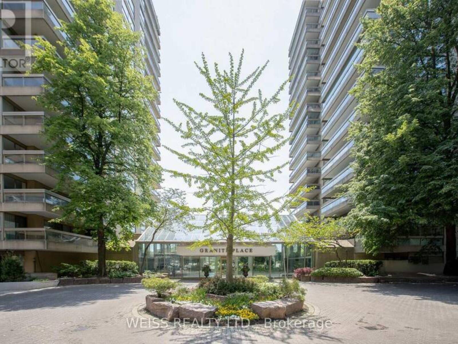 903 - 63 ST. CLAIR AVENUE W, Toronto, Ontario M4V 2Y9