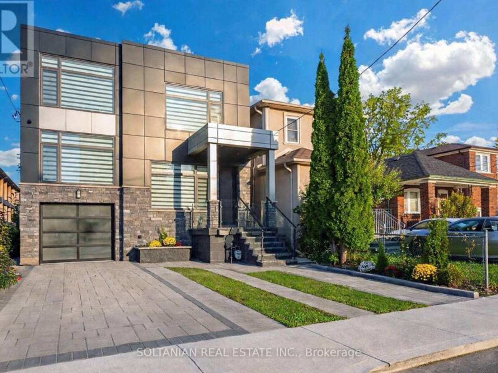 17 TRENTON AVENUE, Toronto, Ontario M4C 2Z3