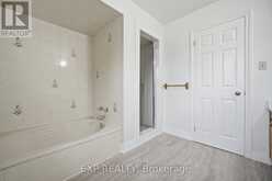 20 DEVLIN PLACE | Aurora Ontario | Slide Image Seventeen