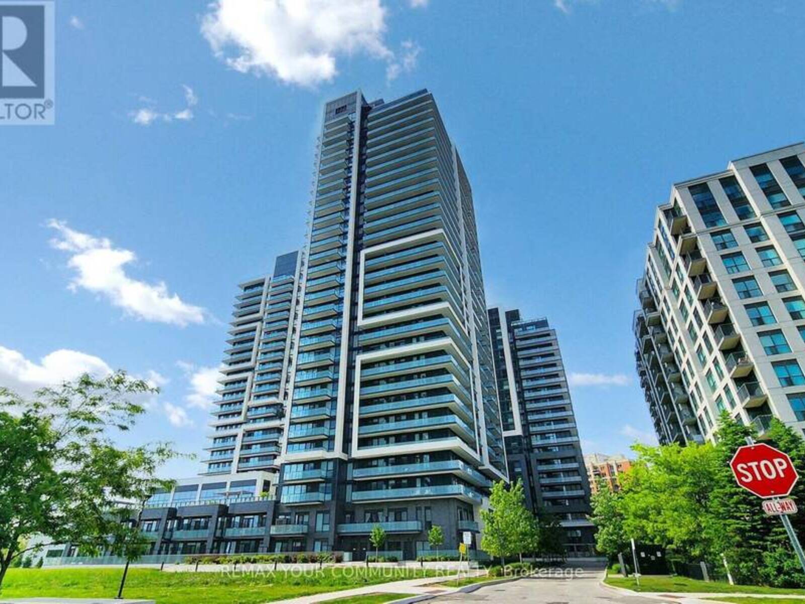 2106 - 105 ONEIDA CRESCENT, Richmond Hill, Ontario L4B 0H6