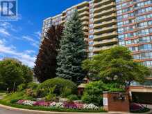 502 - 100 OBSERVATORY LANE | Richmond Hill Ontario | Slide Image Two