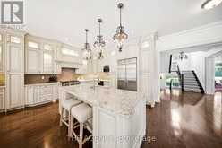 1098 LAKESHORE ROAD W | Oakville Ontario | Slide Image Thirteen