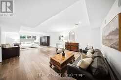 1098 LAKESHORE ROAD W | Oakville Ontario | Slide Image Thirty-one