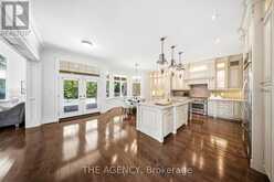 1098 LAKESHORE ROAD W | Oakville Ontario | Slide Image Nine