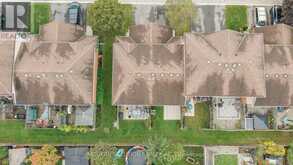 23 - 386 HIGHLAND ROAD W | Hamilton Ontario | Slide Image Three