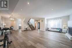 428 BROWNFIELD GARDENS | Toronto Ontario | Slide Image Nine