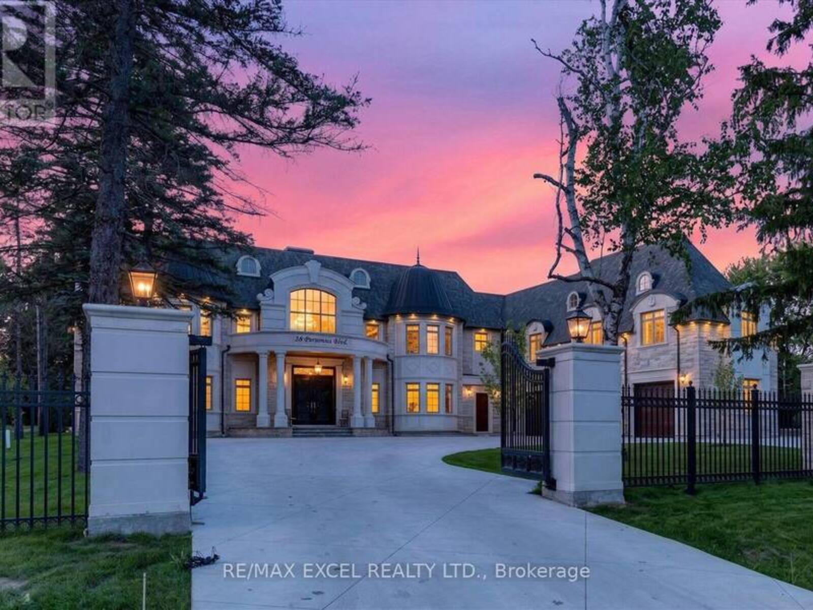 28 PERSONNA BOULEVARD, Markham, Ontario L6C 1E9
