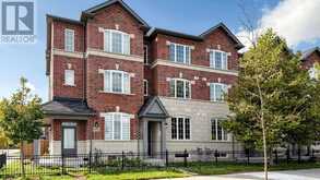 1972 DONALD COUSENS PARKWAY | Markham Ontario | Slide Image Three