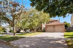 25 ALBERY CRESCENT | Aurora Ontario | Slide Image One
