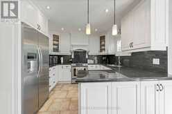25 ALBERY CRESCENT | Aurora Ontario | Slide Image Eight