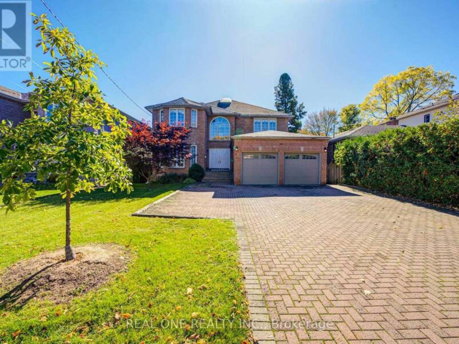 261 MCKEE AVENUE, Toronto, Ontario M2N 4E2
