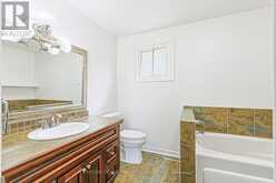 21 MCQUAID COURT | East Gwillimbury Ontario | Slide Image Thirty