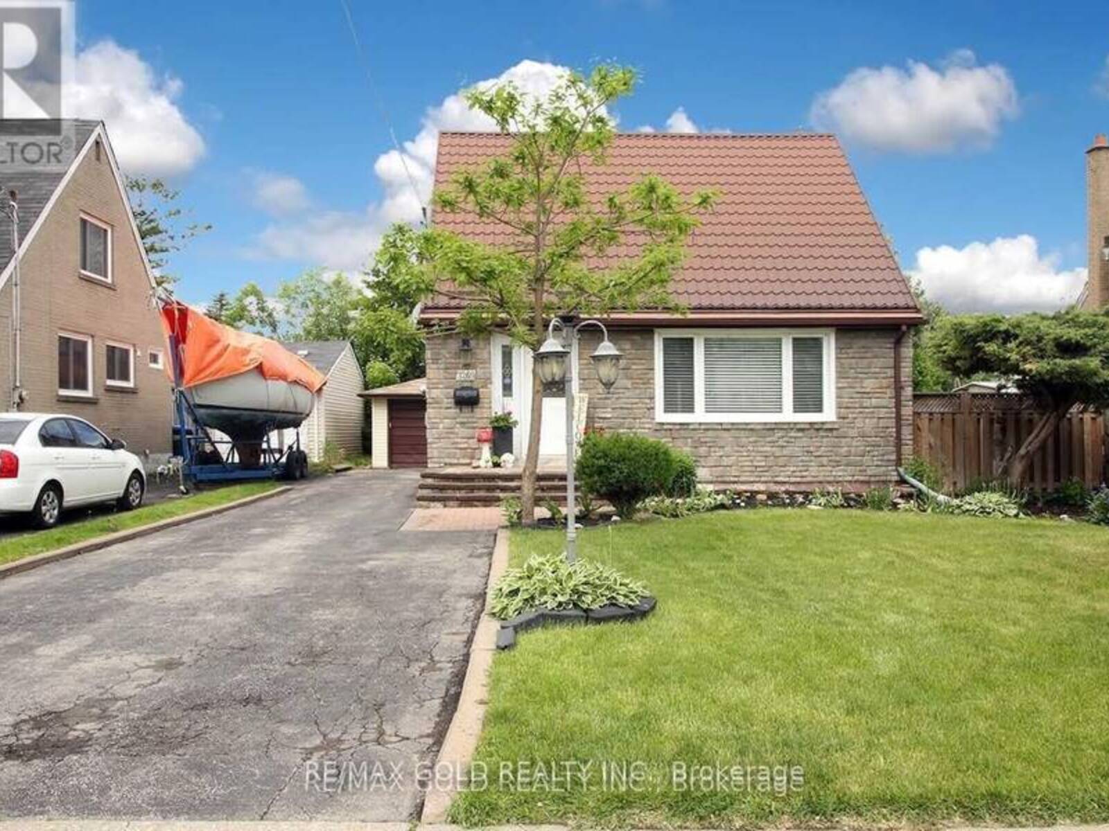 3269 ETUDE DRIVE, Mississauga, Ontario L4T 1S9