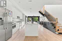 57 ROSENEATH GARDENS | Toronto Ontario | Slide Image Nine