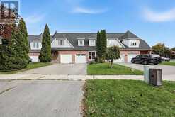 56 OAKRIDGE COURT | East Gwillimbury Ontario | Slide Image Four