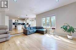 63 BAYNARDS LANE | Richmond Hill Ontario | Slide Image Ten