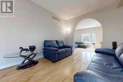 63 BAYNARDS LANE | Richmond Hill Ontario | Slide Image Five