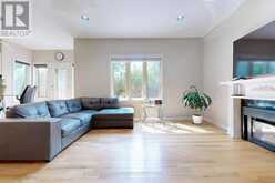 63 BAYNARDS LANE | Richmond Hill Ontario | Slide Image Eight