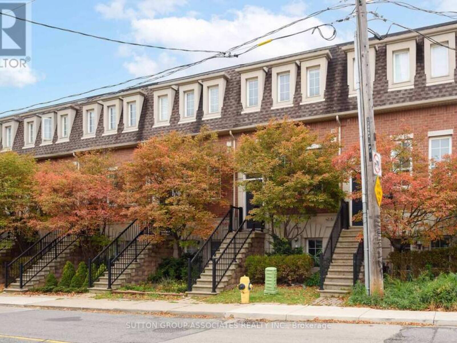 2B ALCINA AVENUE, Toronto, Ontario M6G 2E8