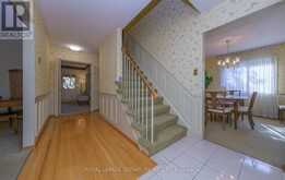 19 CASTLE HILL DRIVE | Toronto Ontario | Slide Image Five