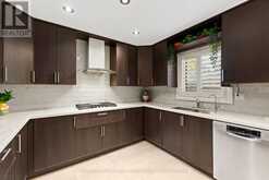 14 DAVID DRIVE | Toronto Ontario | Slide Image Thirteen
