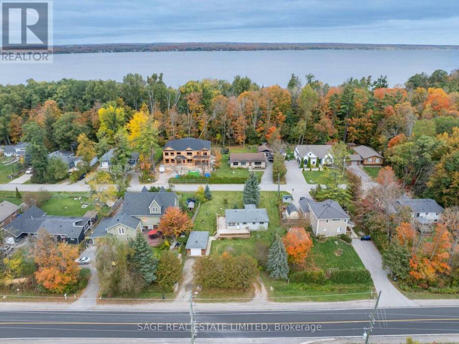 256 BIG BAY POINT ROAD, Innisfil, Ontario L9S 2P6