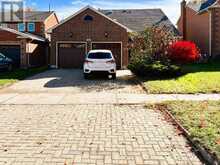 271 JOHN BOWSER CRESCENT | Newmarket Ontario | Slide Image One