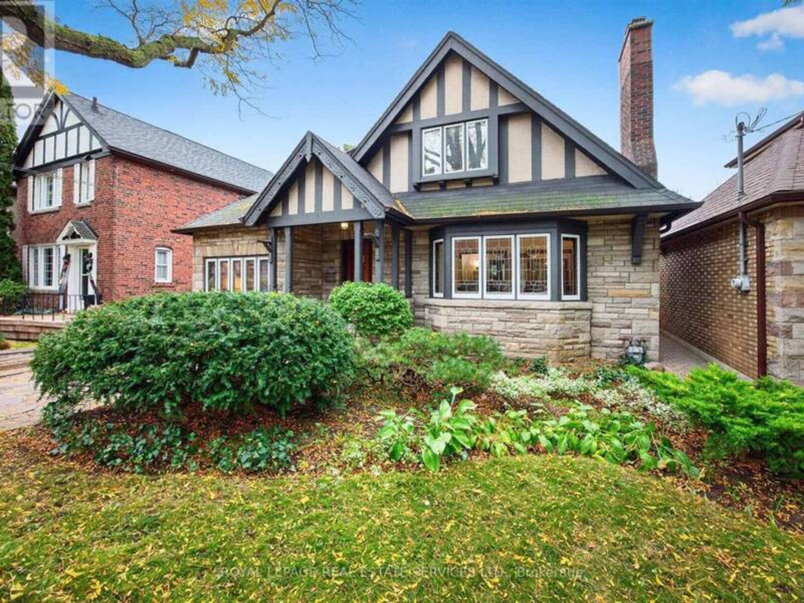 27 VERBENA AVENUE, Toronto, Ontario M6S 1E6