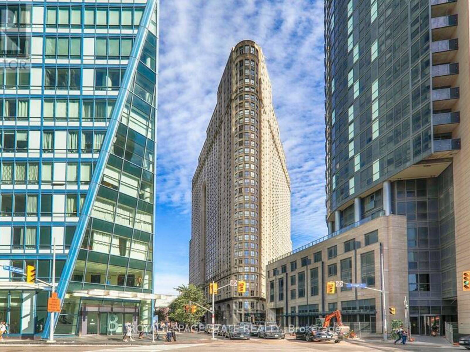 1611 - 25 THE ESPLANADE, Toronto, Ontario M5E 1W5
