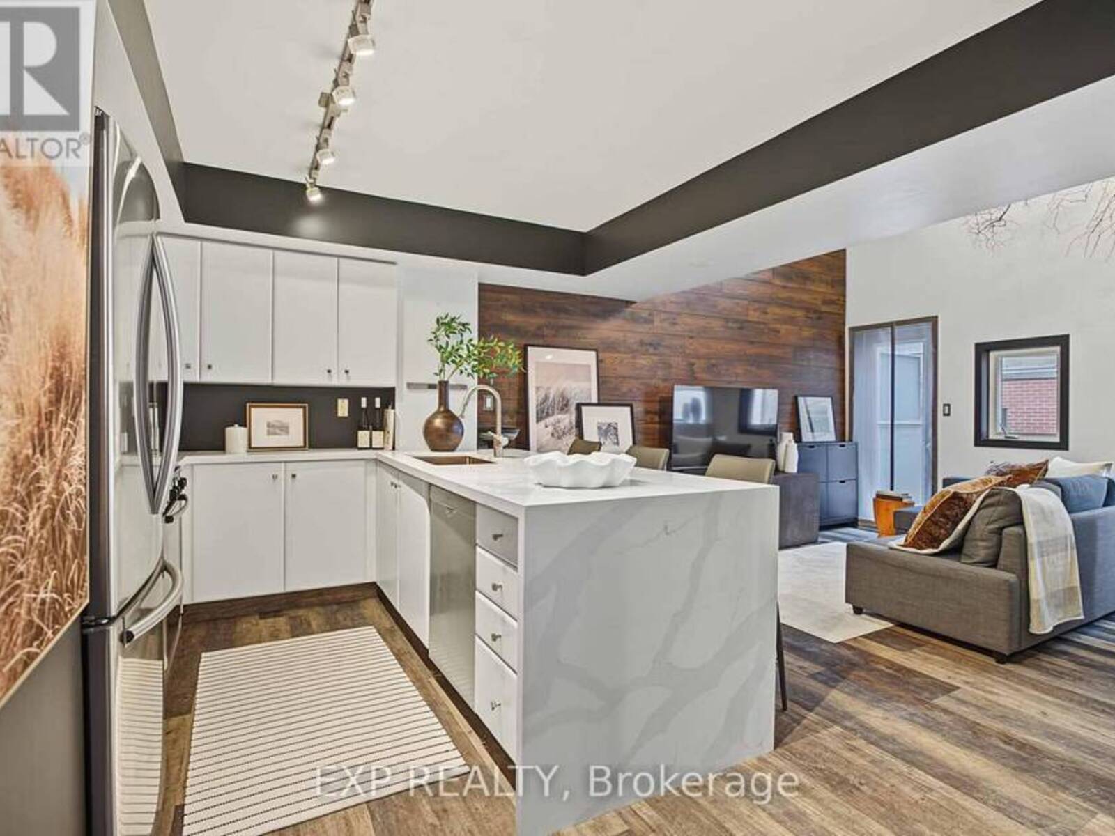 323 - 21 EARL STREET, Toronto, Ontario M4Y 3C8