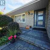 42 FRED VALLEY DRIVE | Markham Ontario | Slide Image Three
