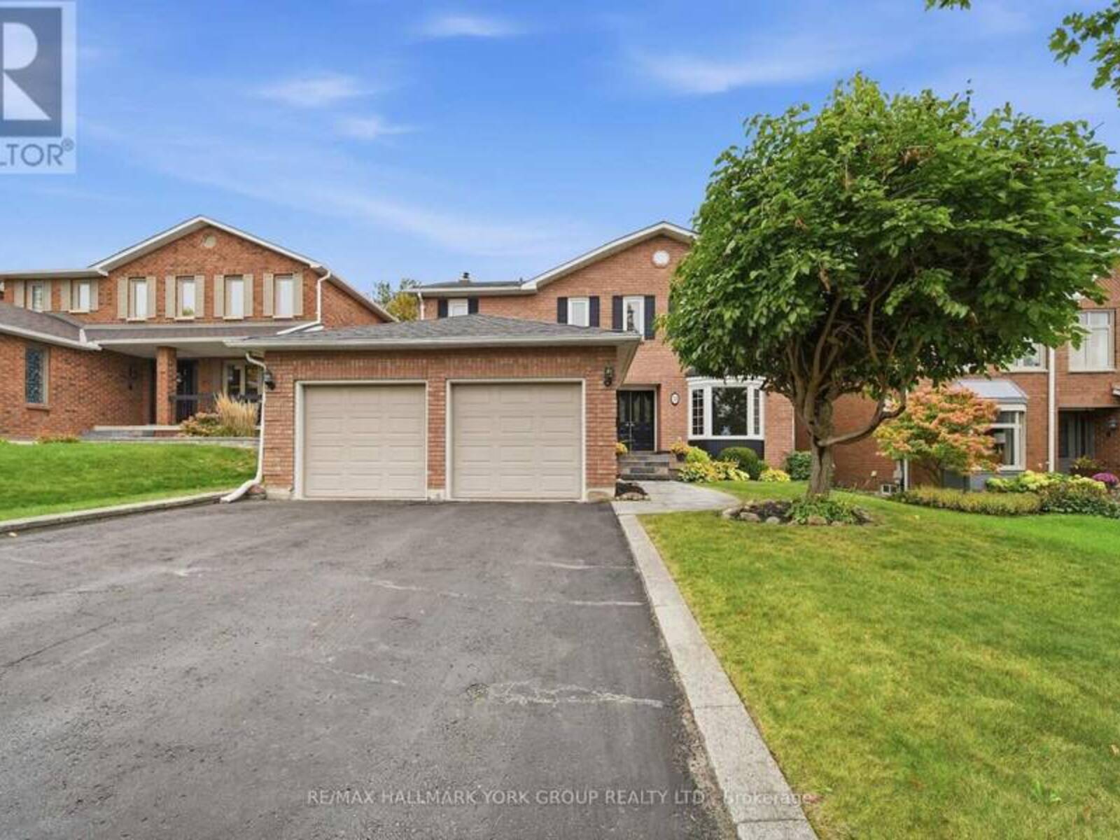 38 LANEWOOD DRIVE, Aurora, Ontario L4G 4T8