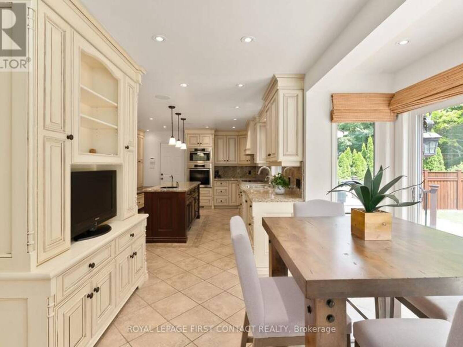 92 WILDWOOD TRAIL, Barrie, Ontario L4N 7Z8