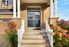 7 PICKETT PLACE | Cambridge Ontario | Slide Image Three
