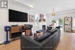 60 STARLING DRIVE | Hamilton Ontario | Slide Image Twelve