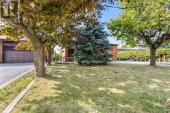 221 ELGIN MILLS ROAD W | Richmond Hill Ontario | Slide Image Five
