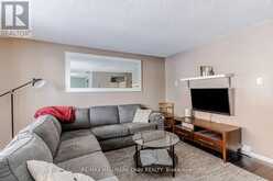 8 - 22 MEADOW LANE | Barrie Ontario | Slide Image Three