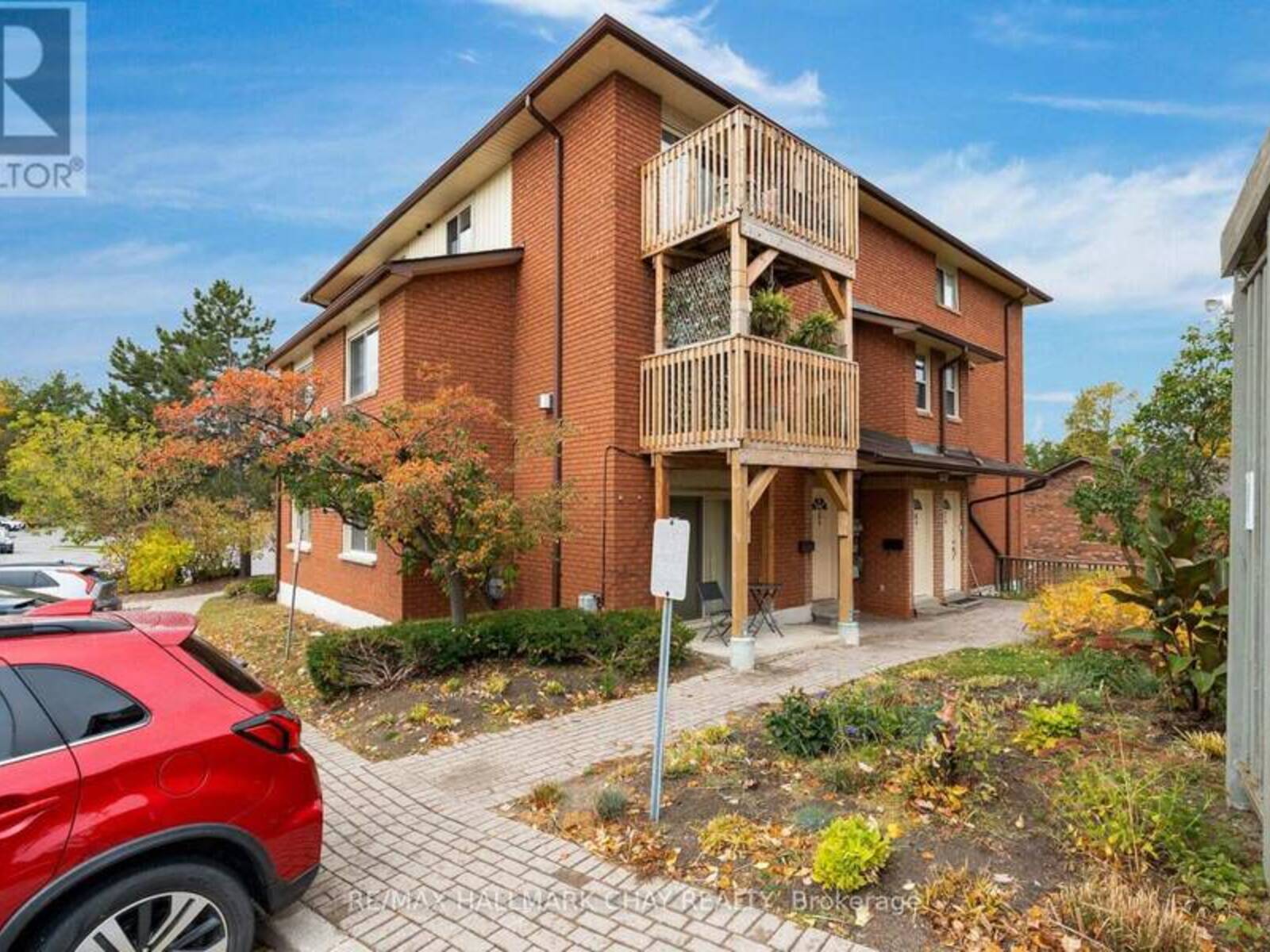 8 - 22 MEADOW LANE, Barrie, Ontario L4N 7K2