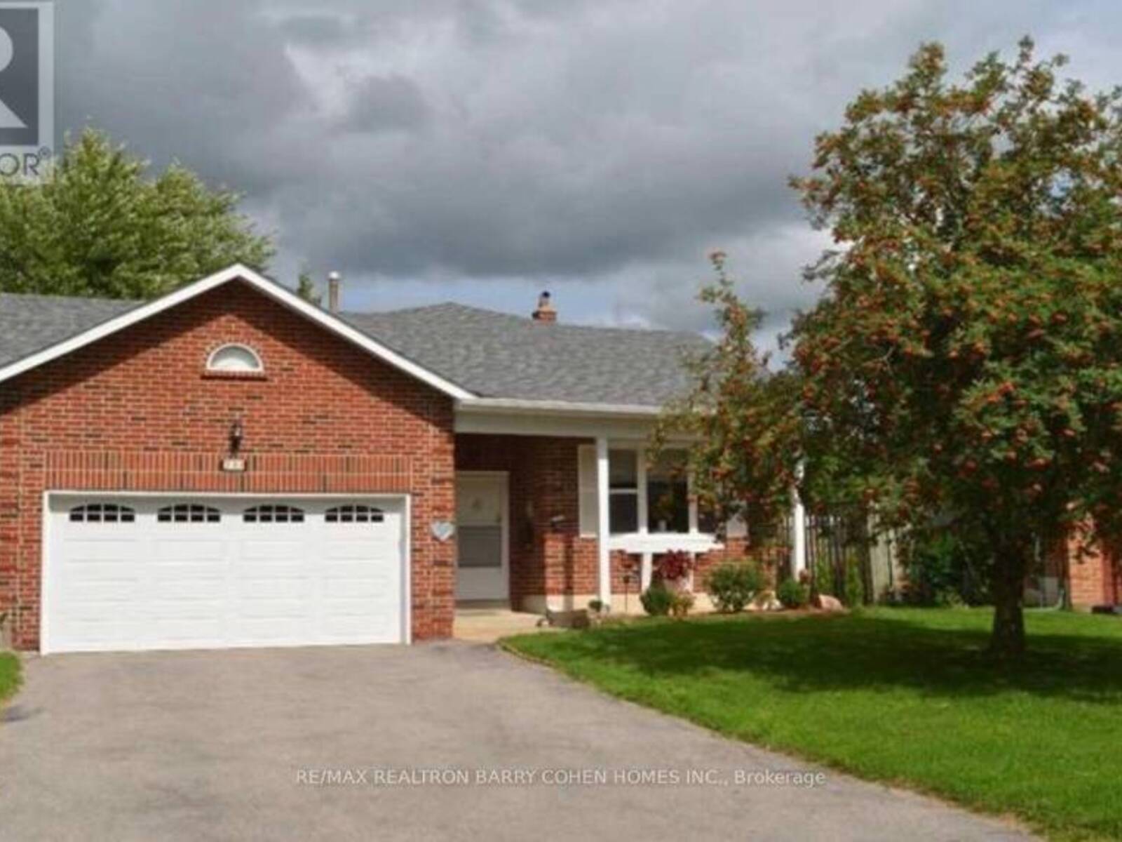 233 SHEFFIELD STREET, Newmarket, Ontario L3Y 5X7