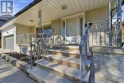 198 WELDRICK ROAD W | Richmond Hill Ontario | Slide Image Four