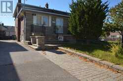 138 LINDYLOU ROAD | Toronto Ontario | Slide Image One