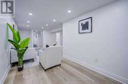 440 SUNSET DRIVE | Oakville Ontario | Slide Image Thirty-eight