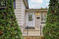 440 SUNSET DRIVE | Oakville Ontario | Slide Image Three