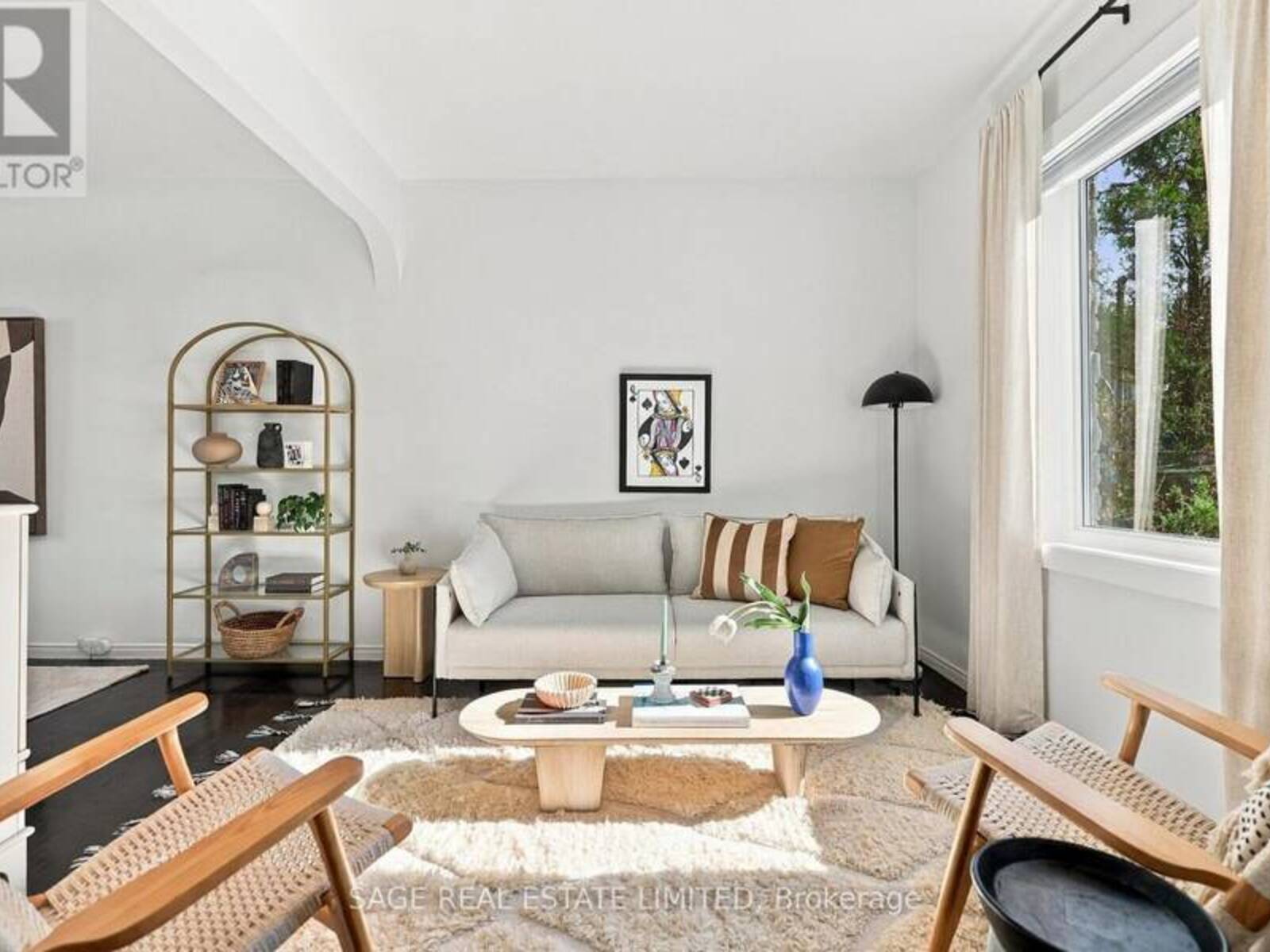 100 DAGMAR AVENUE, Toronto, Ontario M4M 1W2