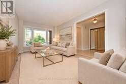 38 MUSTER COURT | Markham Ontario | Slide Image Six