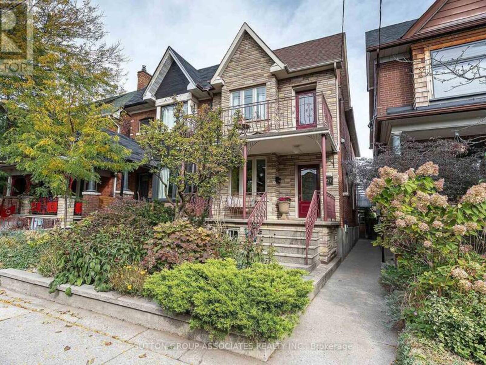 257 PERTH AVENUE, Toronto, Ontario M6P 3X9