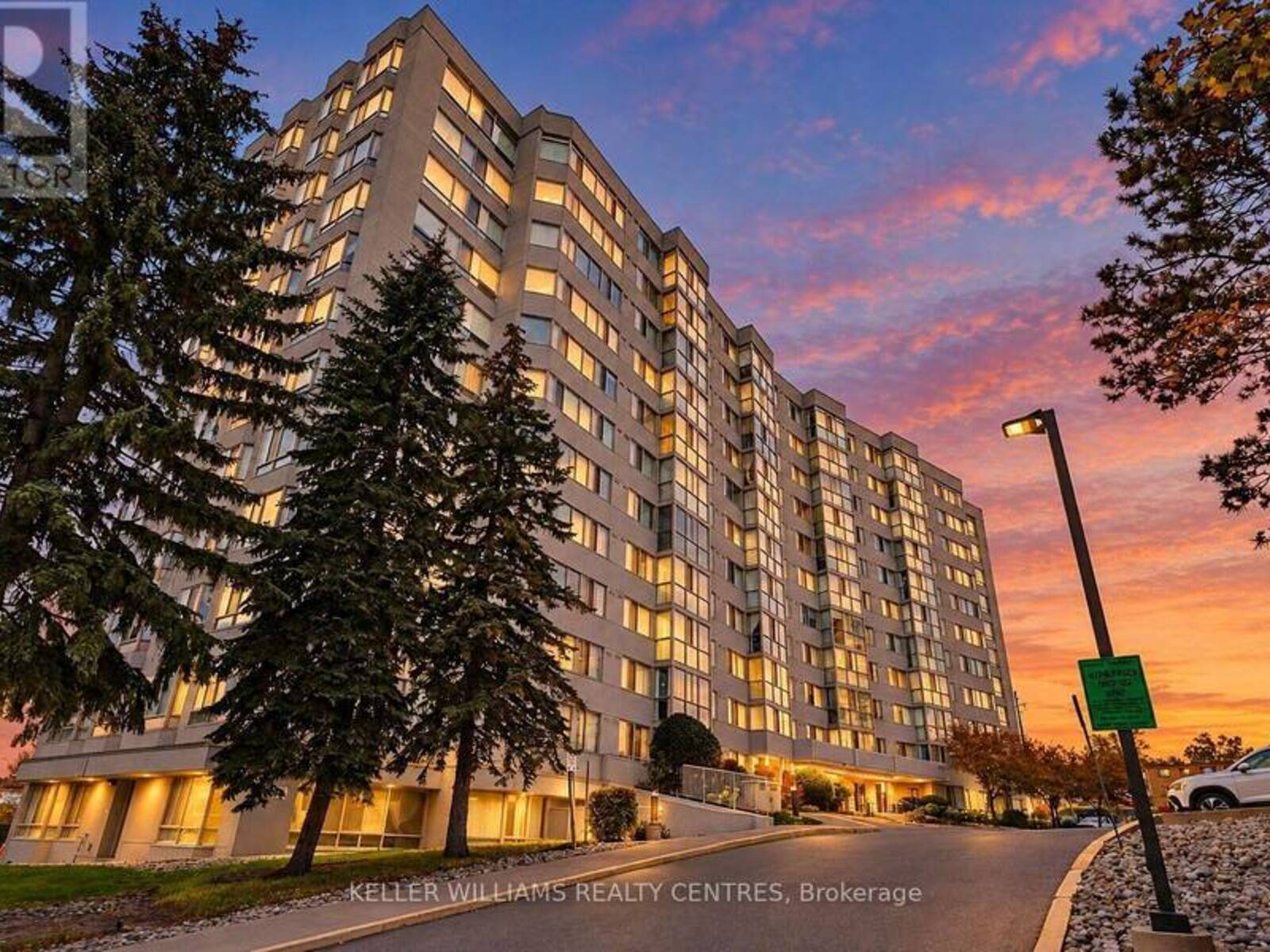 408 - 270 DAVIS DRIVE, Newmarket, Ontario L3Y 8K2