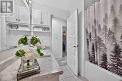 5 DELANO WAY | Newmarket Ontario | Slide Image Thirty